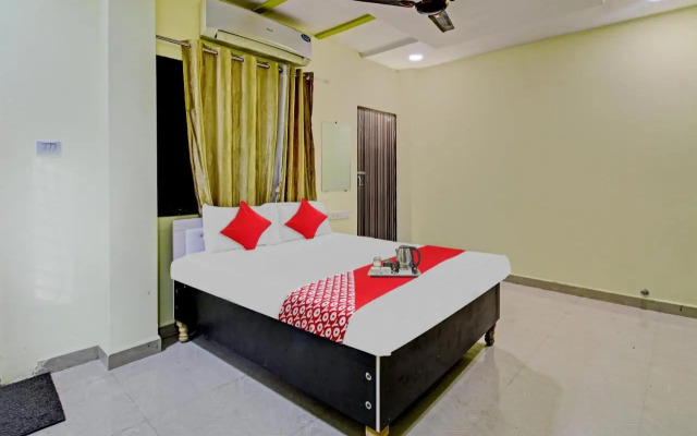 Oyo Flagship 93139 Green Lodging And Boarding