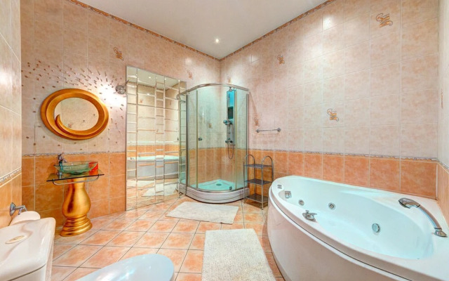 LUX Apartments Shelkovichnaya