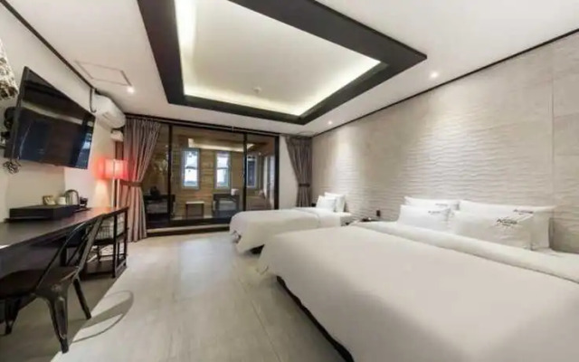 Almond Hotel Busan Gupo