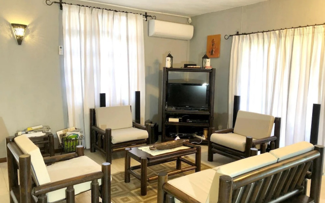 Villa With 3 Bedrooms in Grande Riviere Noire, With Wonderful Mountain View, Private Pool, Enclosed Garden - 1 km From the Beach