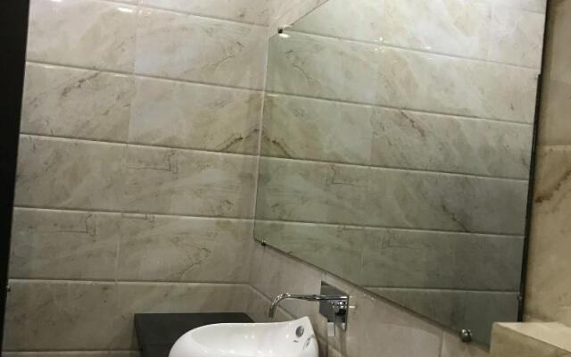 OYO 27864 Hotel Samrat