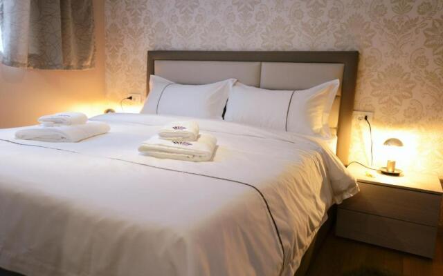 Zoilo Rooms