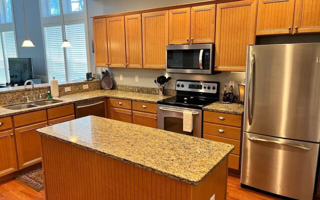 1380 Laurel Grove 3 Bedroom Home by RedAwning