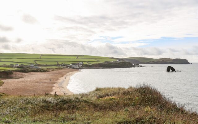 10 Thurlestone Rock