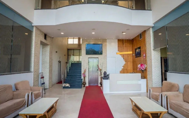 Hotel V Star by OYO Rooms