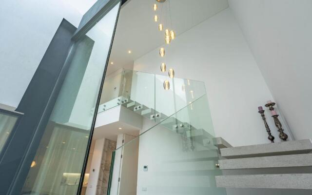 ONE SIX Villa in Vilamoura