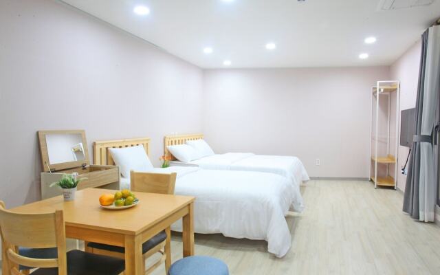 Sea and Star Pension