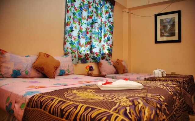 Chaleanor Hotel