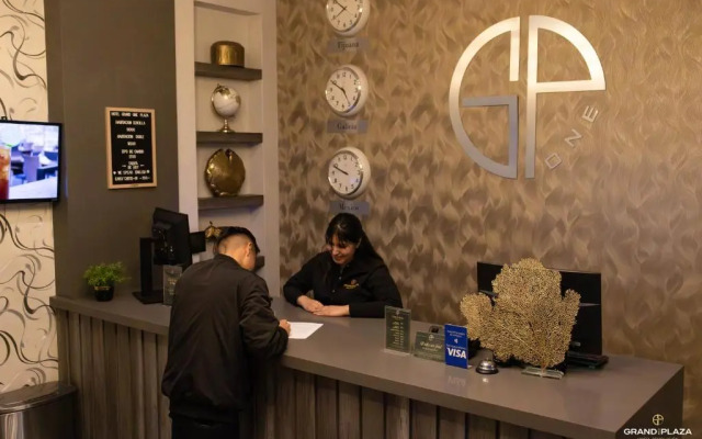 Hotel Grand One Plaza