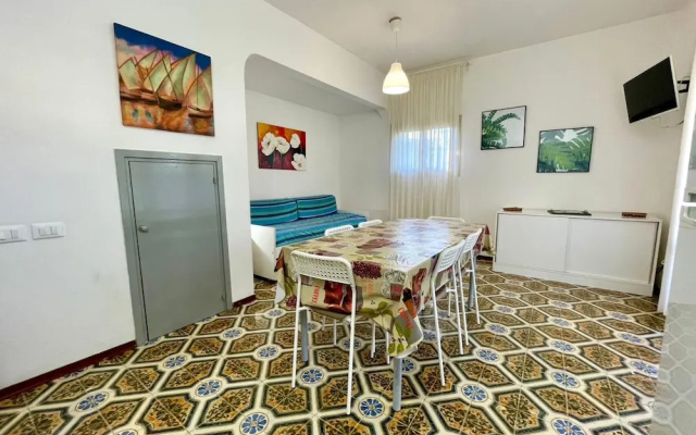 Comfy Villa With Pool and Barbecue