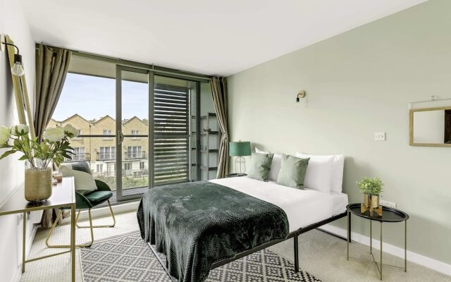Gorgeous Mile End Flat