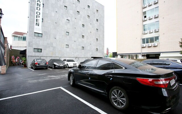 Chuncheon Hotel Lavender