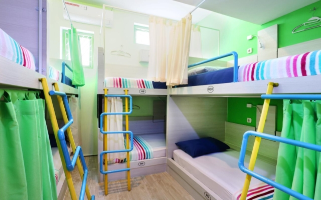 Mel's Dorm