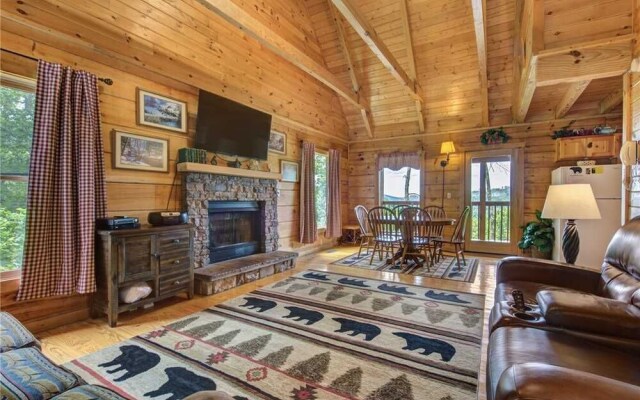 Bear Tracks - Two Bedroom Cabin