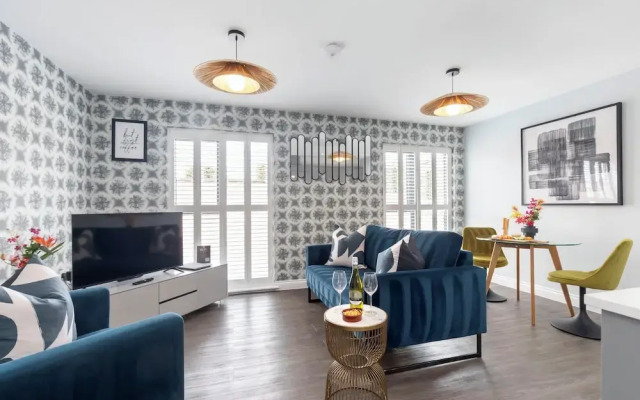 Elliot Oliver- Charming 1 Bed Apartment
