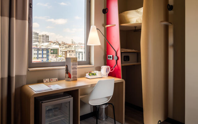 ibis Istanbul West