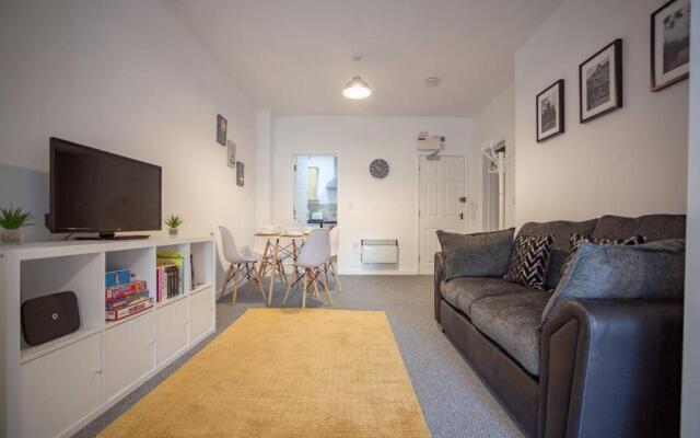 Victory Apartment by RentMyHouse