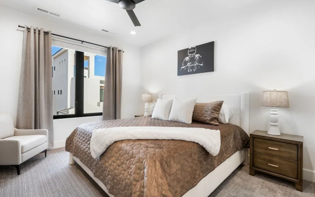 The Dugout 8 Bedroom Home