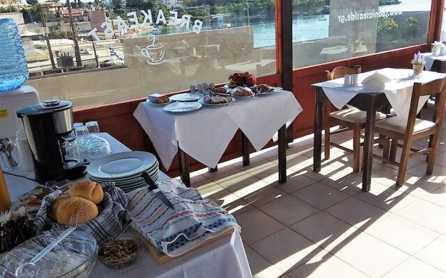 Thania Seaside Smotel - Adults Only