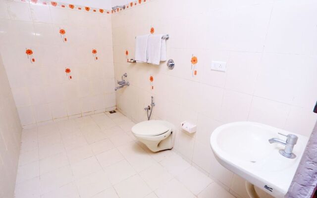 Capital O 22876 Ranger Wood Nature Castle