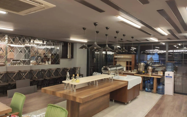Konur Hotel