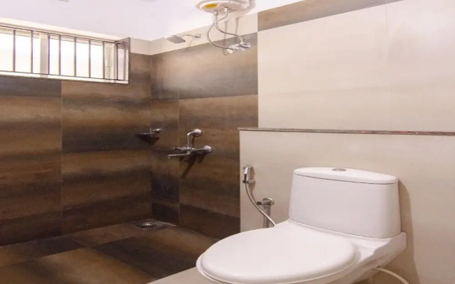 Six Gems by OYO Rooms