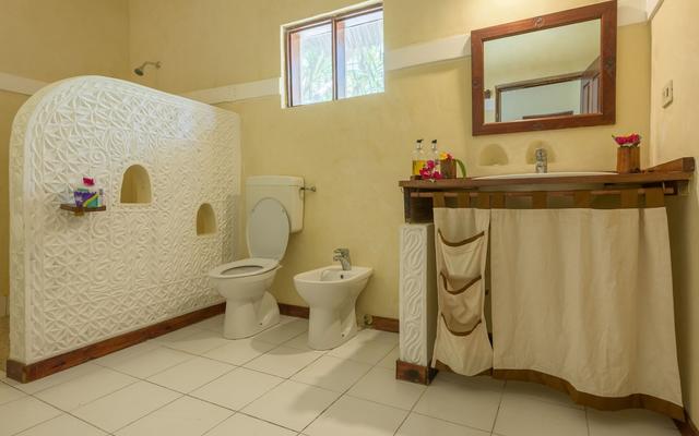 Hakuna Majiwe Beach Lodge