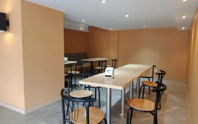 St. Moritz Business Hotel