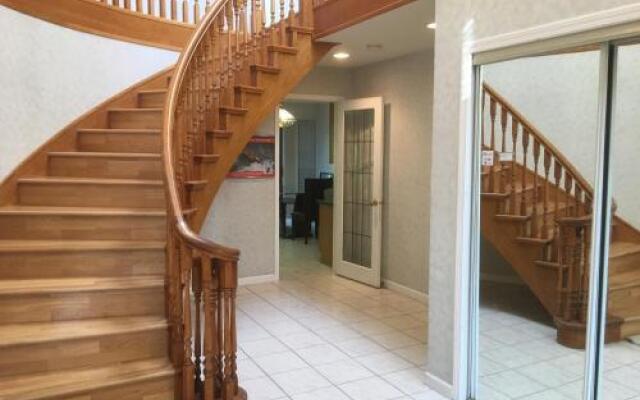 Vancouver Homestay Inn