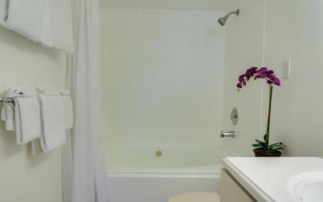 Aston at the Executive Centre Hotel