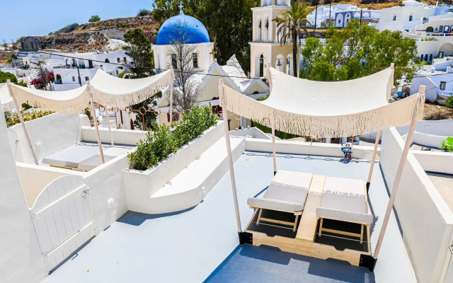 Naos Suites