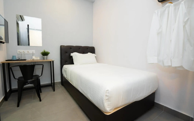 B Lot Hotel