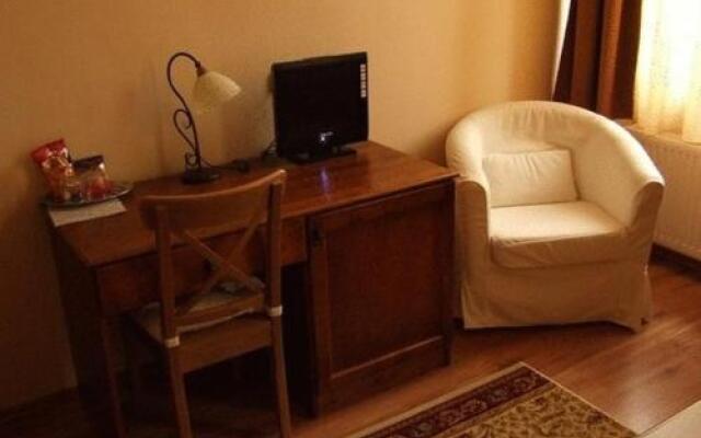 Il Gallo Nero Fekete Kakas tterem s Panzi