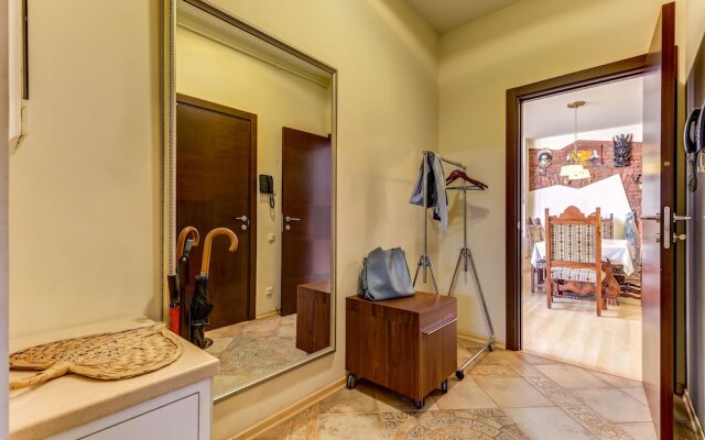 Home4day Spacious loft in the heart of Petersburg