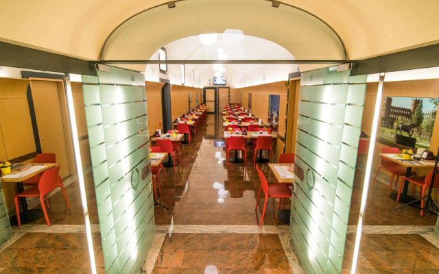 Le Petit Hotel