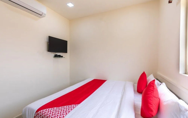 Hotel Lake City Pride  by OYO Rooms