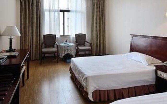 Tang Chen Hotel