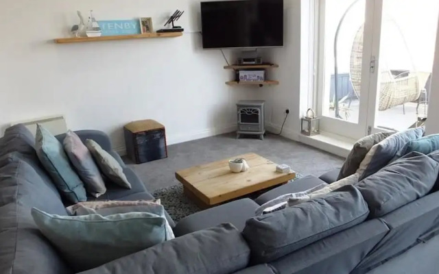 Royal Victoria Court 11