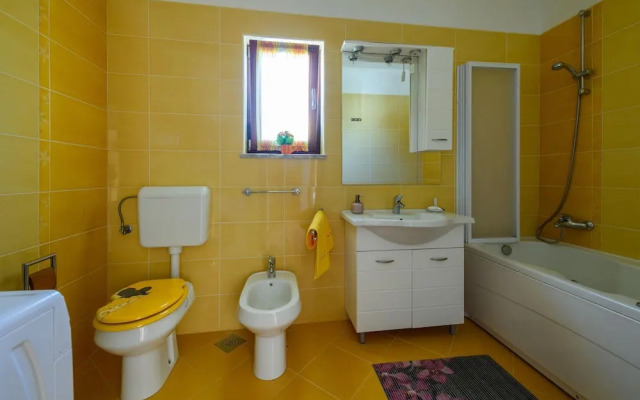 Amazing Home in Dobrani With Wifi and 2 Bedrooms