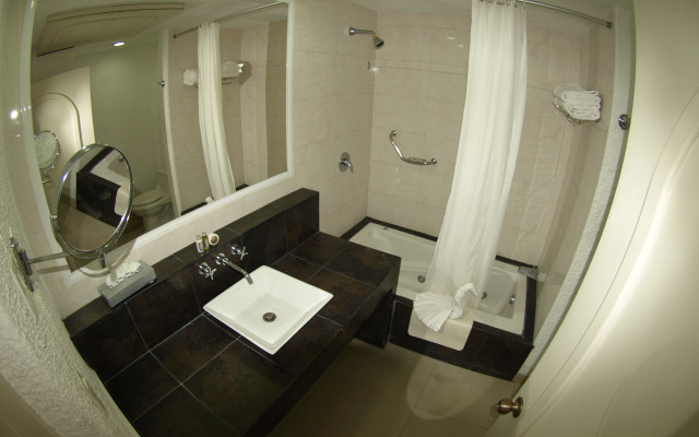Sierra Mar All Inclusive at Tesoro