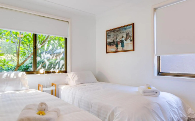 OSPREY Gerroa 4pm check out Sundays