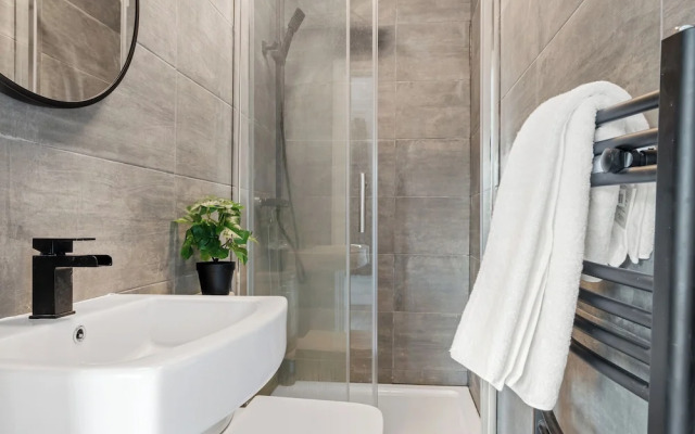 Isimi Luxurious House 4-bed in Alfreton Derby