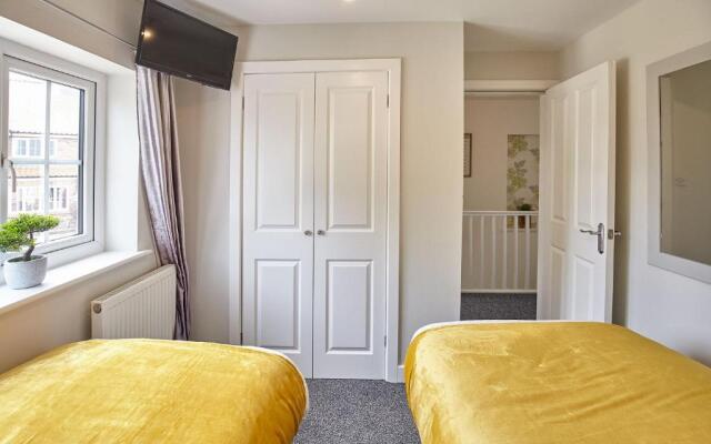 Host Stay Overcarr House