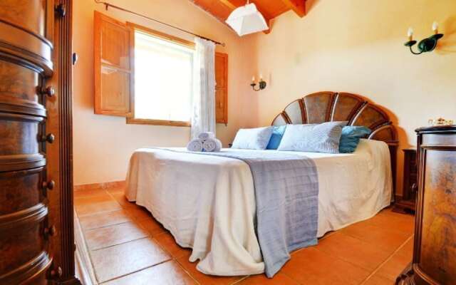 104569 -  Villa in Alaró