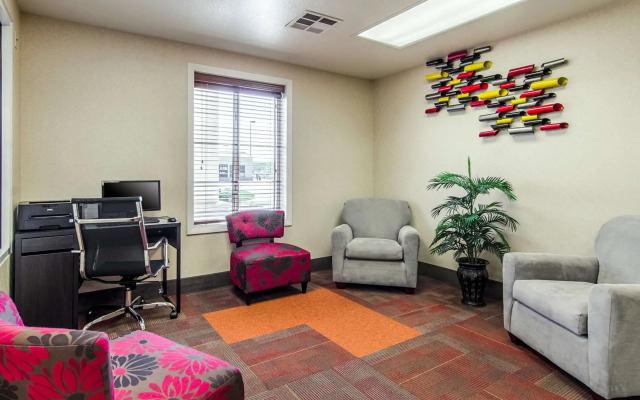 Quality Inn Junction City - Near Fort Riley