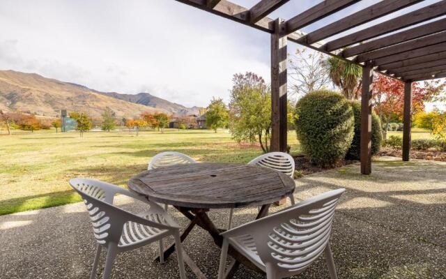 Lake Wanaka Villas at Hertiage Village Country Res