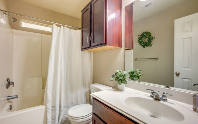 Pet-friendly Texas Retreat w/ Fenced-in Yard!