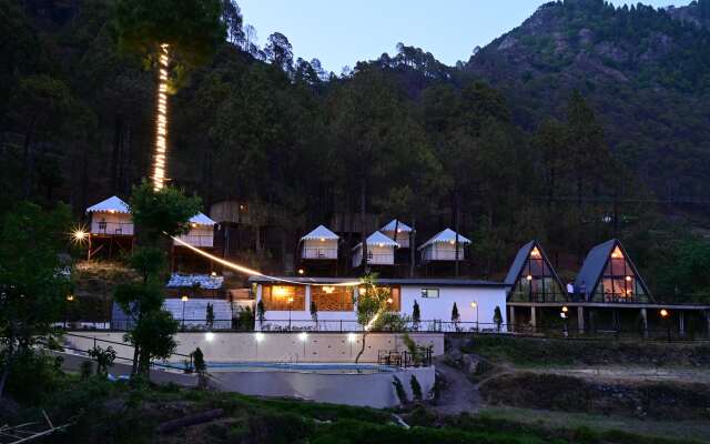 Paradise Pool Resort
