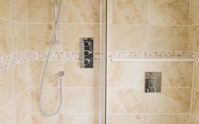 Modern 2 Bedroom In Clapham Junction