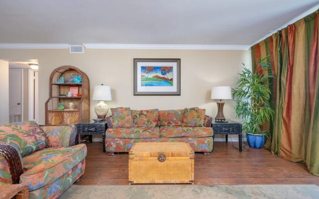 Breakers 43 2 Bedroom Condo
